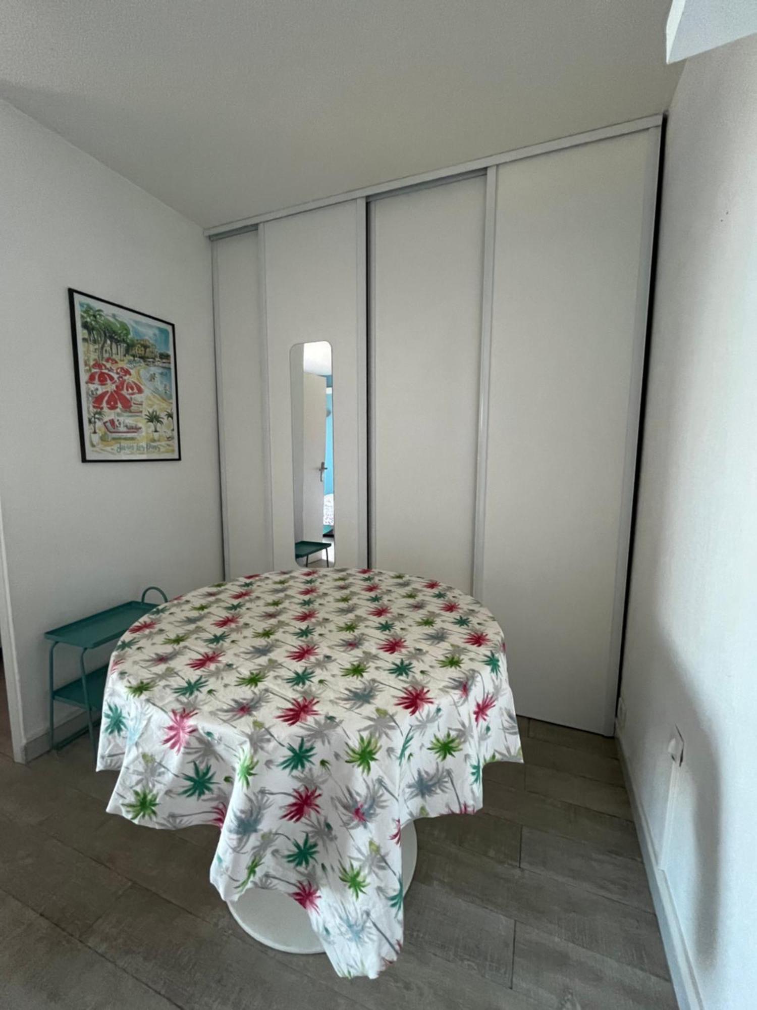 Appartement T2 De Standing Au Pied Des Plages Golfe-Juan Eksteriør bilde