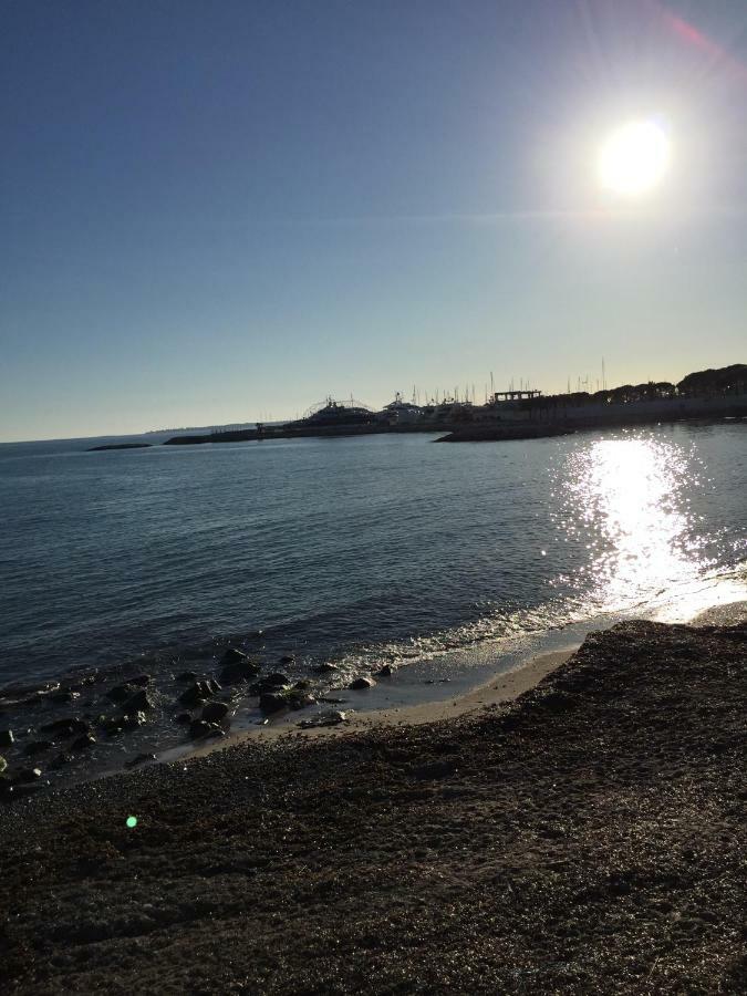 Appartement T2 De Standing Au Pied Des Plages Golfe-Juan Eksteriør bilde